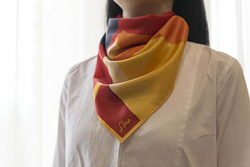 Square neck scarf “Red Background” - img.2