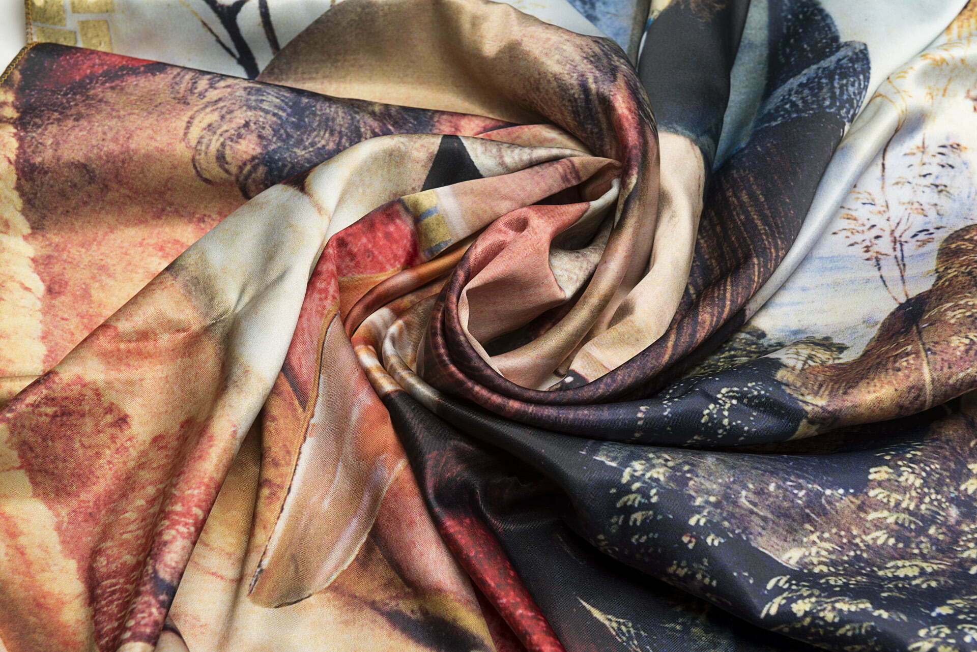 Silk scarf “Variation with shell on themes by Pinturicchio and Raphael”- img. 3