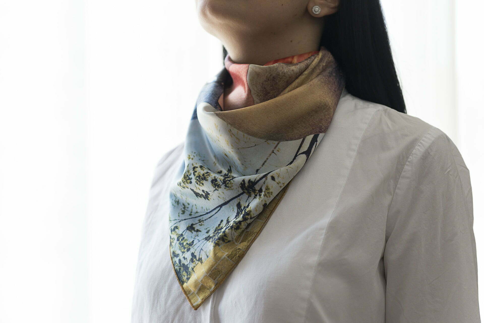Silk scarf “Variation with shell on themes by Pinturicchio and Raphael”- img. 2